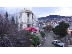 Bosna’da Cumhurbaşkanlığı Binasının Arşivi De Yandı