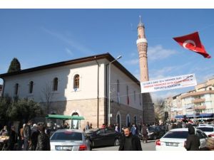 Yanan Tarihi Cami 3 Müezzinin Okuduğu Ezanla Açıldı