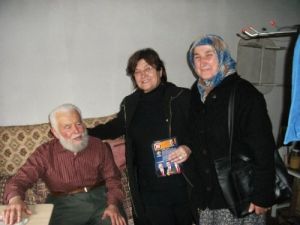 Ak Parti Mengen İlçe Kadın Kolları Başkanı Acar İstifa Etti
