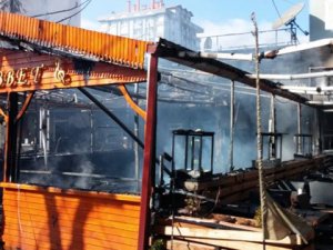 Nalçacı'da iki kafe yandı
