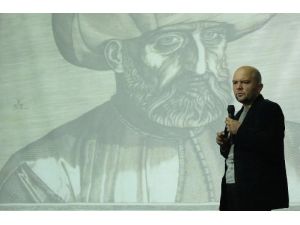 Uğurluel: Kanuni, Bağdaş Kurarak Otururdu