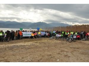 Çevreciler, Sapanca Gölü'ndeki Kuraklığa Dikkat Çekti