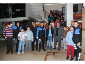 Engelli Öğrenciler Sinemaya Keyfi Yaşadı