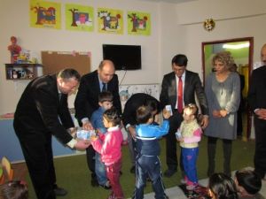 Hakkari'de Okul Sütü Dağıtıldı