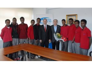 Kayseri'de Eğitim Gören Somalili Öğrencilerden Kimse Yok Mu’ya Teşekkür