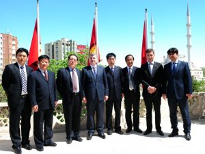 Zulüm eden kardeş olmaz