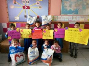 Kimse Yok Mu Norşinli Minik Yürekleri Isıttı