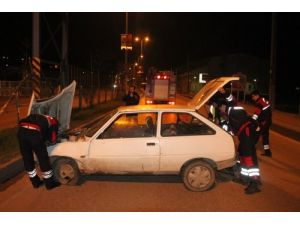 Kaza Yaptığı Otomobilini Bırakıp Kaçtı