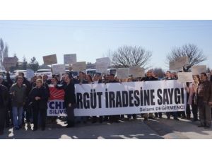 Chp Önünde Zabıta-seyyar Satıcı Gerginliği