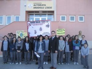 Altınkaya Anadolu Lisesi Öğrencileri, Hayvanlara İşkenceyi Protesto Etti