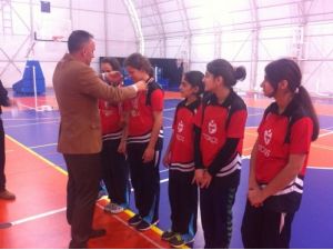 Toroslu Kızlar Badmintonda Antalya Birincisi Oldu