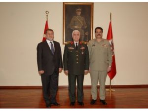 Türkiye-afganistan-pakistanlı Komutanlar Üçlü Zirve İçin Buluştu