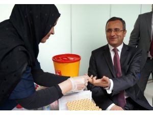 Vali Demir, Kan Bağışında Bulundu