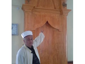 Mekke'de Yazılan Kur'ân Levhası Camiden Çalındı