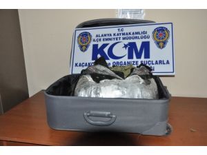 Valizle Uyuşturucu Sevkıyatı Polise Takıldı