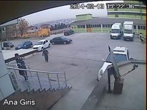 Şirket İçinde Gasp Teşebbüsü Kamerada (Özel)