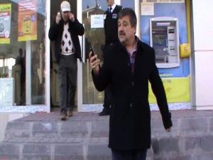 Telefon Dolandırıcılarının Eline Düşmekten Amcası Kurtardı (Özel)