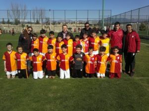 Bursa Nilüfer Galatasaray Futbol Okulu Kampta