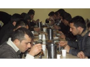 Siverek'e Yeni Atanan Öğretmenlere Yemek Verildi