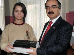 Adana’da 42 Okula 2 Bin 394 Tablet Pc Dağıtılacak