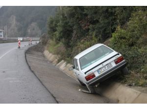 Kalp Krizi Geçiren Sürücü Su Kanalına Çıktı