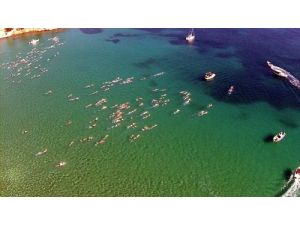 Datça'da Yanan Ormanlar İçin Yüzdüler