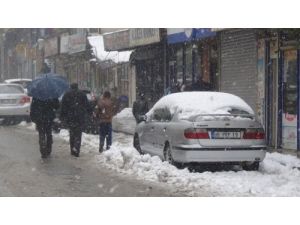 Hakkari'de 11 Köy Ve 31 Mezra Yolu Ulaşıma Kapandı