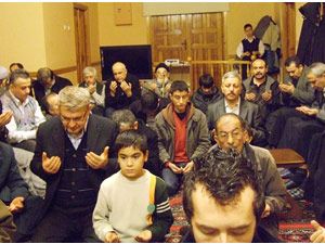‘Kur’an’sız insan zulmettedir’