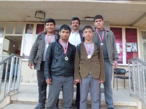 Genç Güreşçiler, Kozan’ın Gururu Oldu