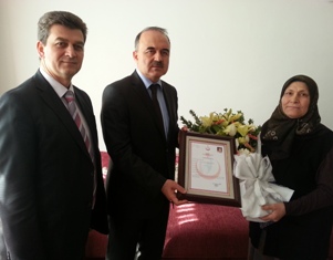 Yiğit'in şehitlik belgesi eşine teslim edildi