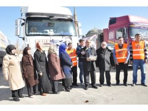 Kimse Yok Mu Afyon Şubesi’nden Suriyeli Çocuklara 6 Tır Yardım