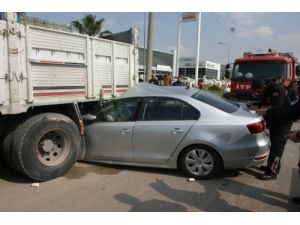 Köpeğe Çarpmadı, Kamyonun Altına Girdi!