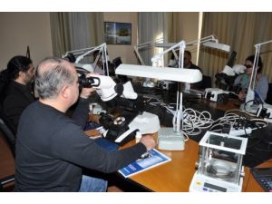 Kuyumculara Temel Pırlanta Eğitimi Kursu Veriliyor