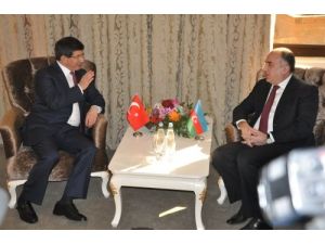 Davutoğlu, Azerbaycan Dışişleri Bakanı Memmedyarov İle Bir Araya Geldi
