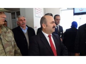 Askeri Araç Devrildi: 1'i Ağır, 4 Asker Yaralı