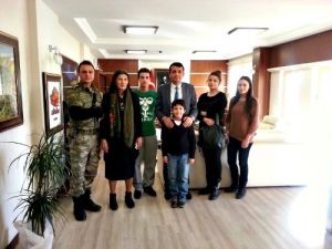 'Karagül' Dizisinin Oyuncu Ekibi Halfeti Kaymakamı'nı Ziyaret Etti