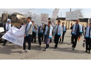 Öğrenciler Obeziteye Dikkat Çekmek İçin Yürüyüş Yaptı