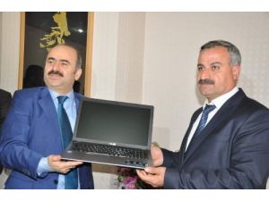 Valilikten Mahalle Muhtarlarına Teknoloji Desteği