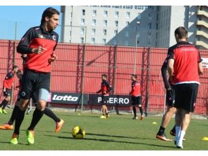 Mehmet Özdilek: Hakemler Futbola Gölge Olmasın