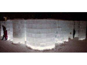 Norveçli Sanatçının Buzdan Labirentine Büyük İlgi