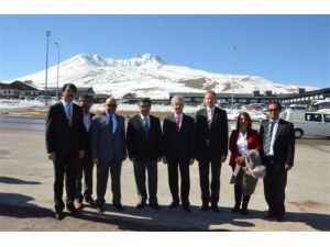 Vali Düzgün, Avusturya Büyükelçisi İle Erciyes’i Havadan İnceledi