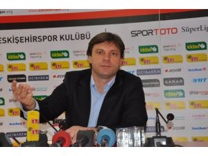 Sağlam: Türk Futbolcusu 30 Günde 10 Maçı Kaldıracak Kapasitede Değil