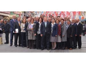 Dsp Bayraklı Adayı Aslan Ekibini Tanıttı