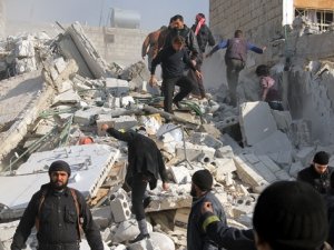 Esed 'varil bombasıyla' saldırdı: 61 ölü