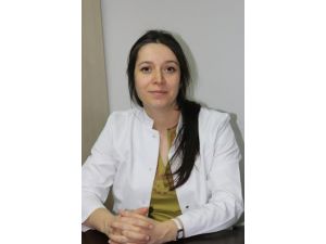 Protez Yapıştırıcıları Dikkatli Kullanın