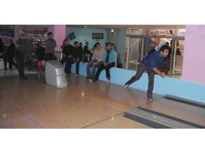 Yüksekova'da Bowling Heyecanı