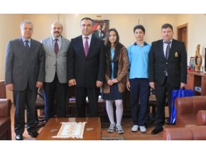 Yüzmede Madalya Alan Öğrenciler Dörtyol'un Gururu Oldu