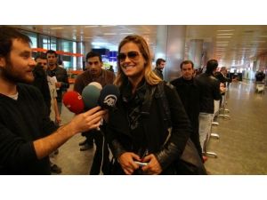 Şarkıcı İma, Havaalanında Sıkı Güvenlik Kontrolü İle Karşılandı