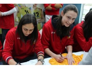 Filenin Kupa Avcıları Hayranlarıyla Buluştu