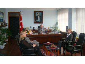 25. Vergi Haftası Dolayısıyla Anıta Çelenk Sunuldu